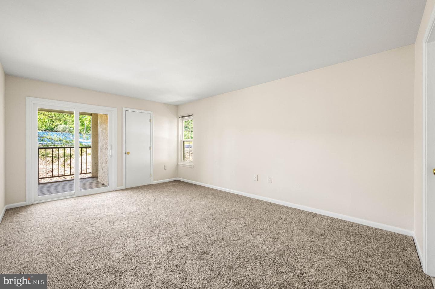 242 Valley Stream Lane photo 13