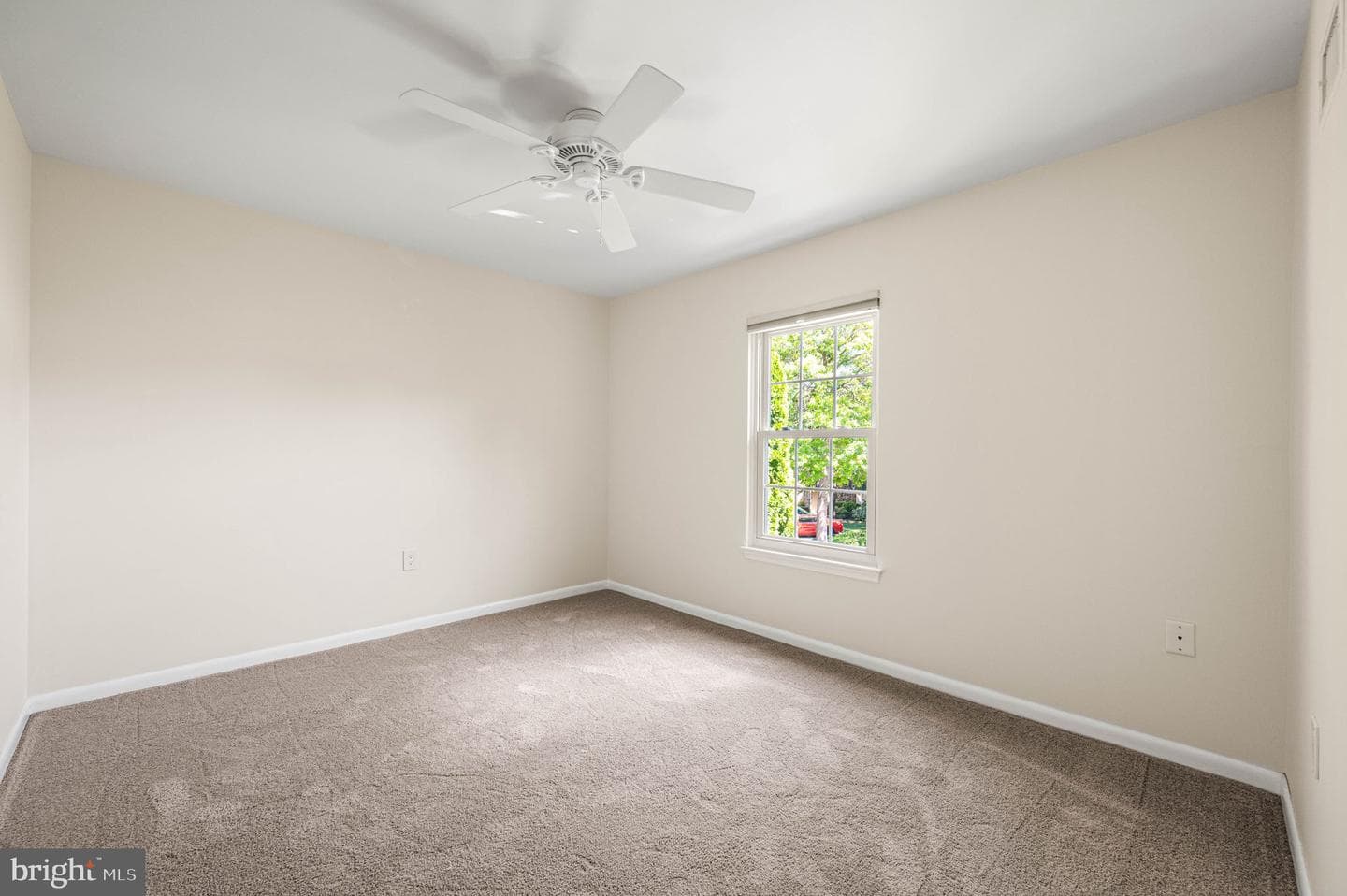 242 Valley Stream Lane photo 18