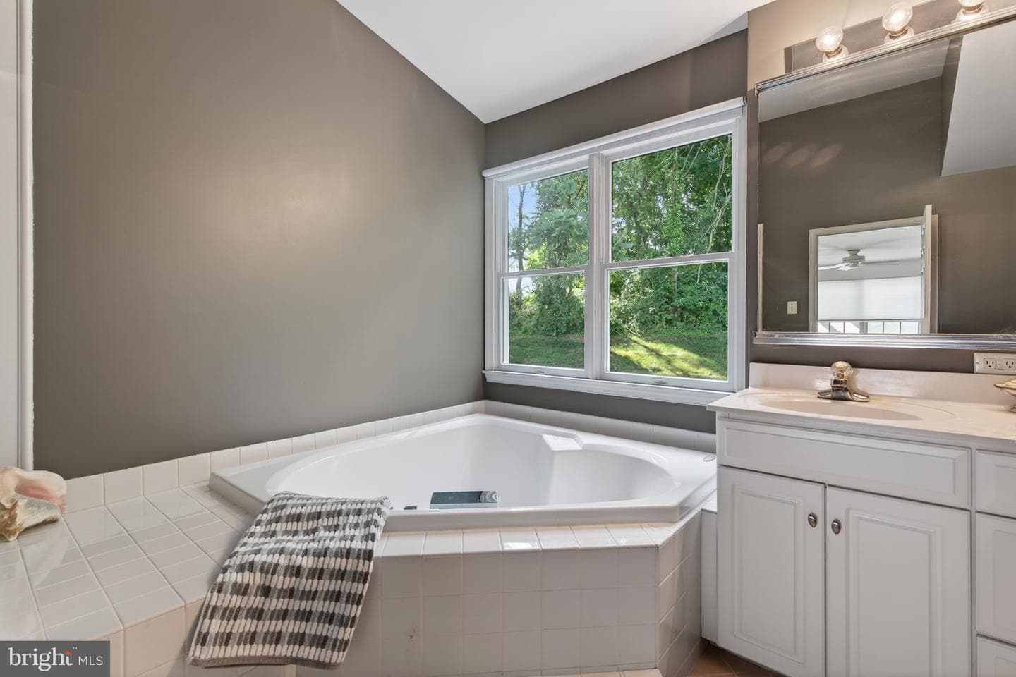 1361 Wooded Knolls photo 43