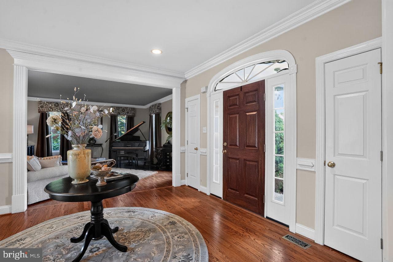 1704 Chantilly Lane photo 14