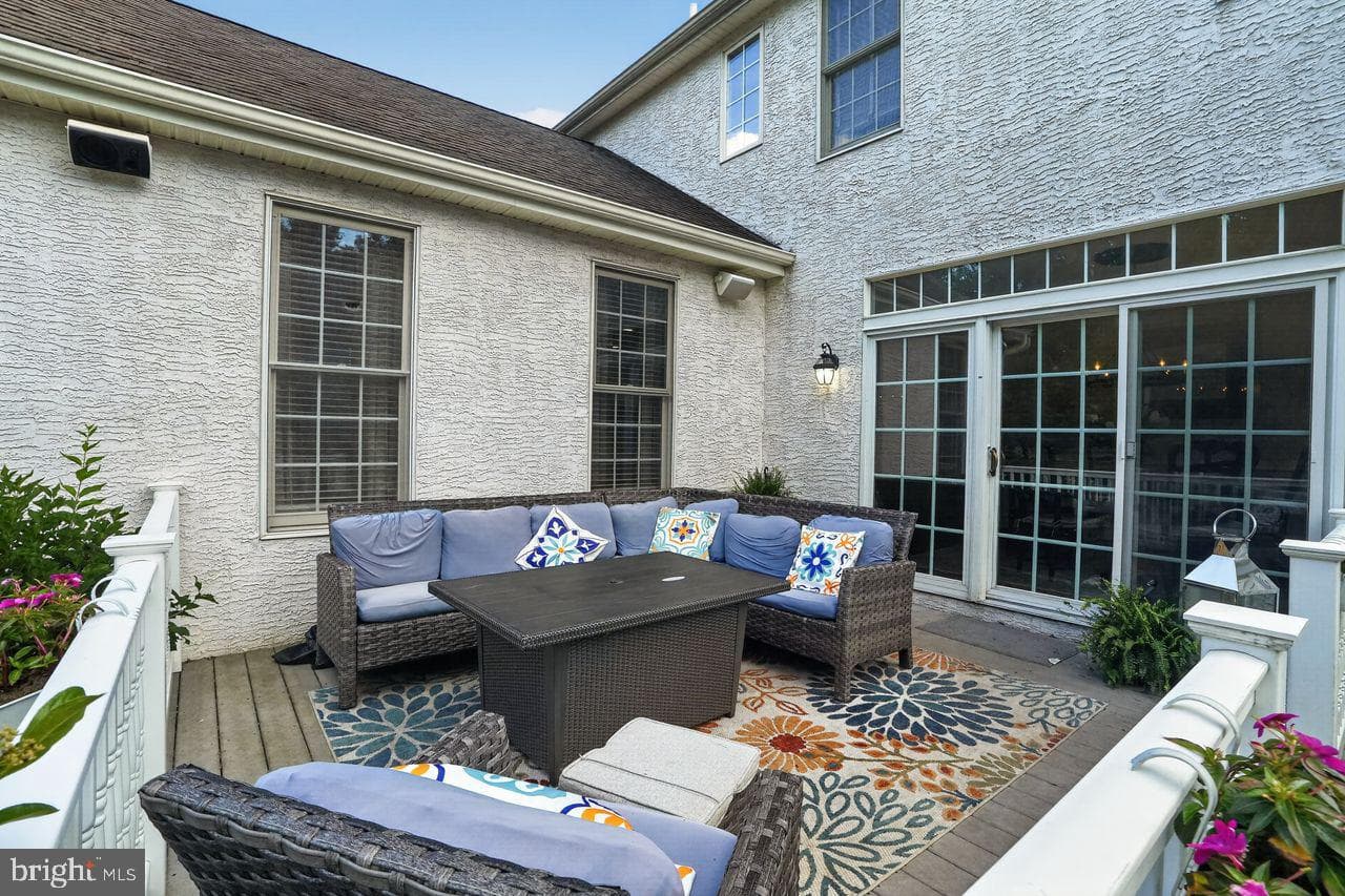 1704 Chantilly Lane photo 37