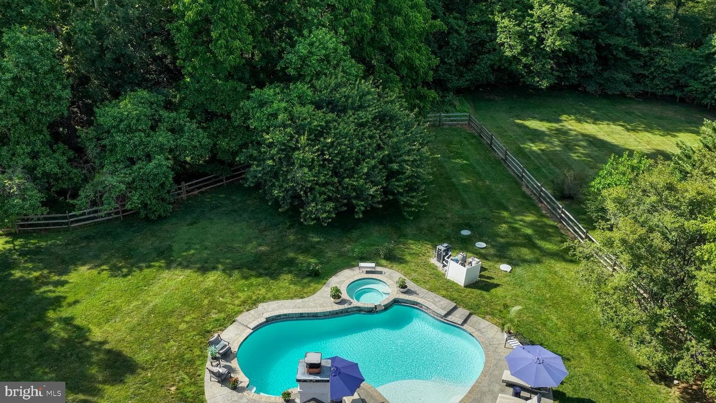 1704 Chantilly Lane photo 73