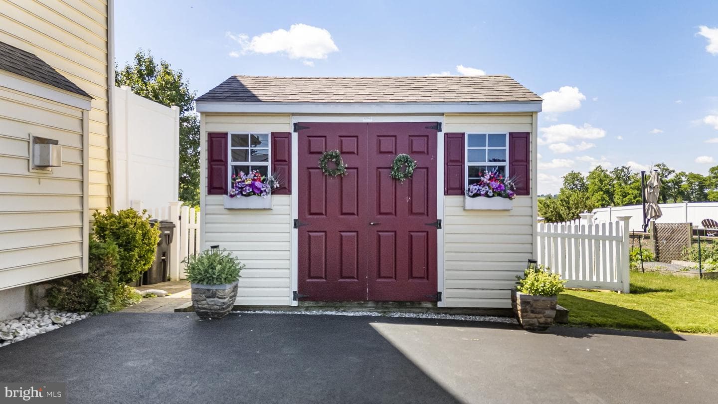 1052 Walnut Street photo 34