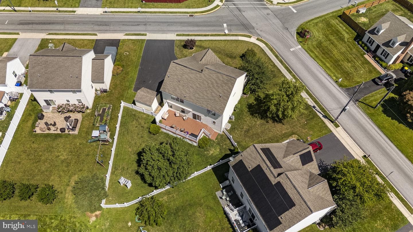 1052 Walnut Street photo 37