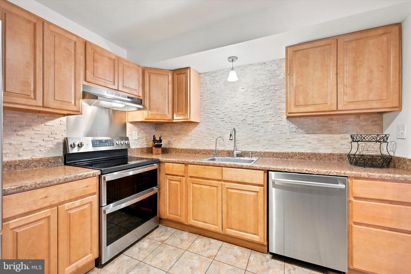 203 Camsten Court photo 8