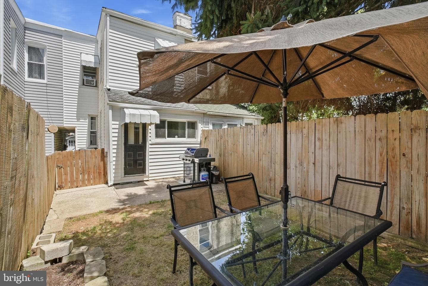 230 Milligan Street photo 20