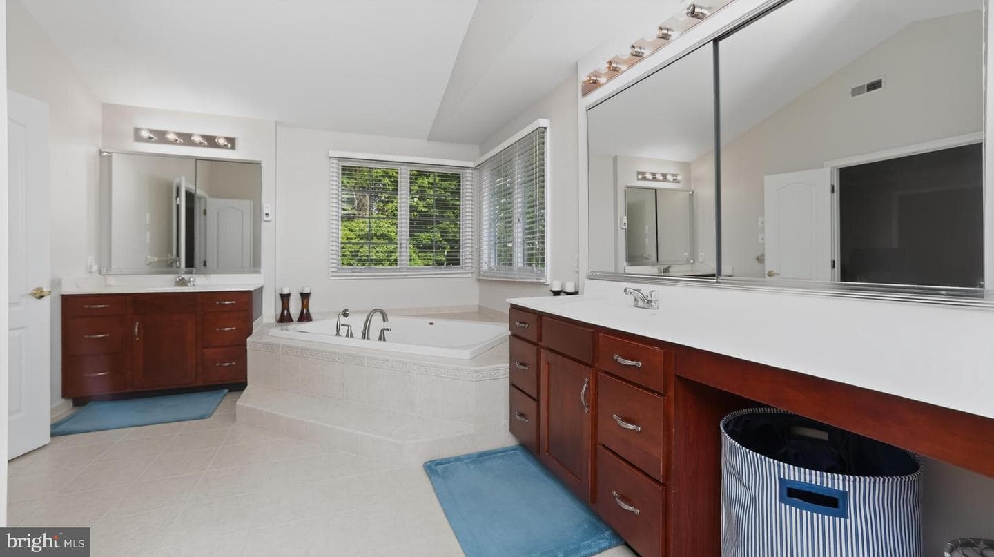 1464 W Stonington photo 37