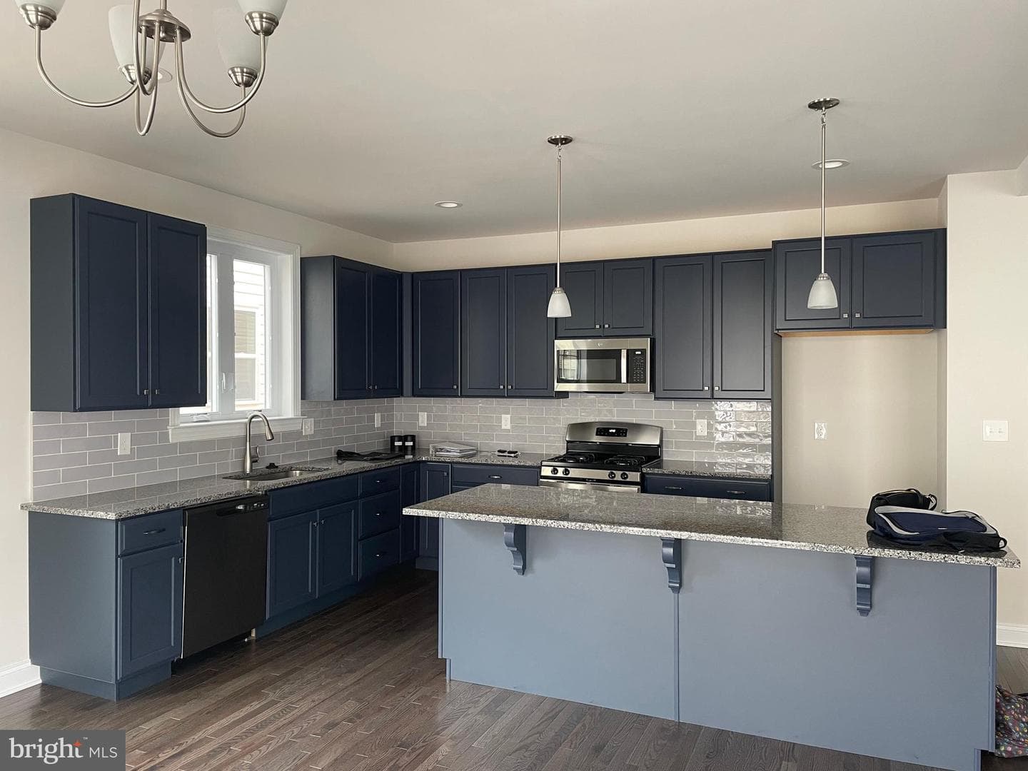 512 Lewis Street photo 6