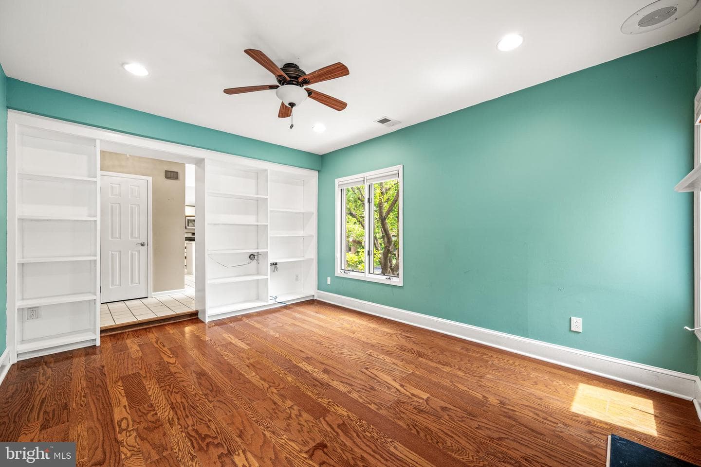 82 Amity Drive photo 8