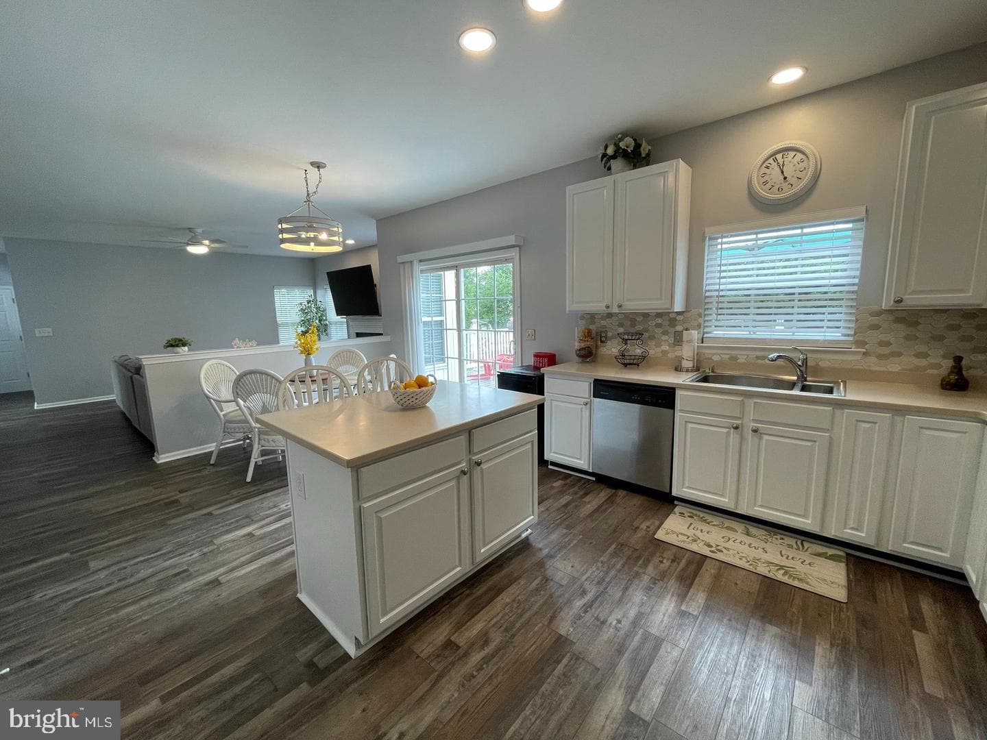 728 Slate Hill Drive photo 10