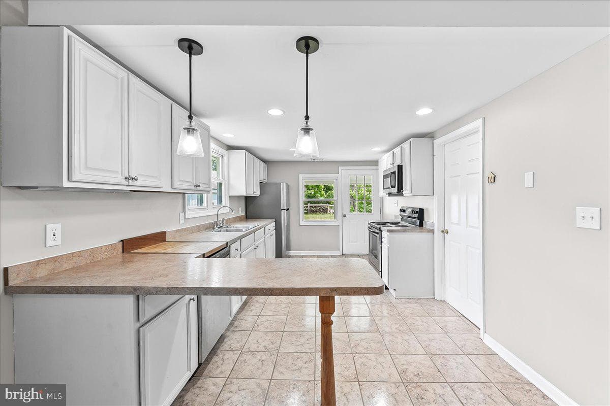 1019 Riverside Drive photo 11
