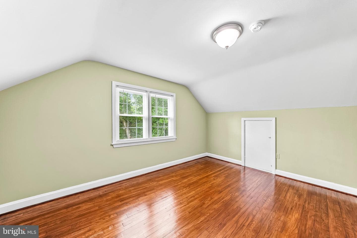 253 N Guernsey Road photo 16