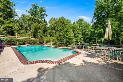 781 Fairview Road photo 8