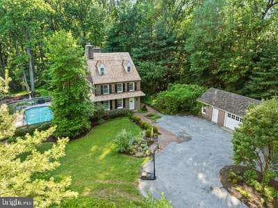 781 Fairview Road photo 9