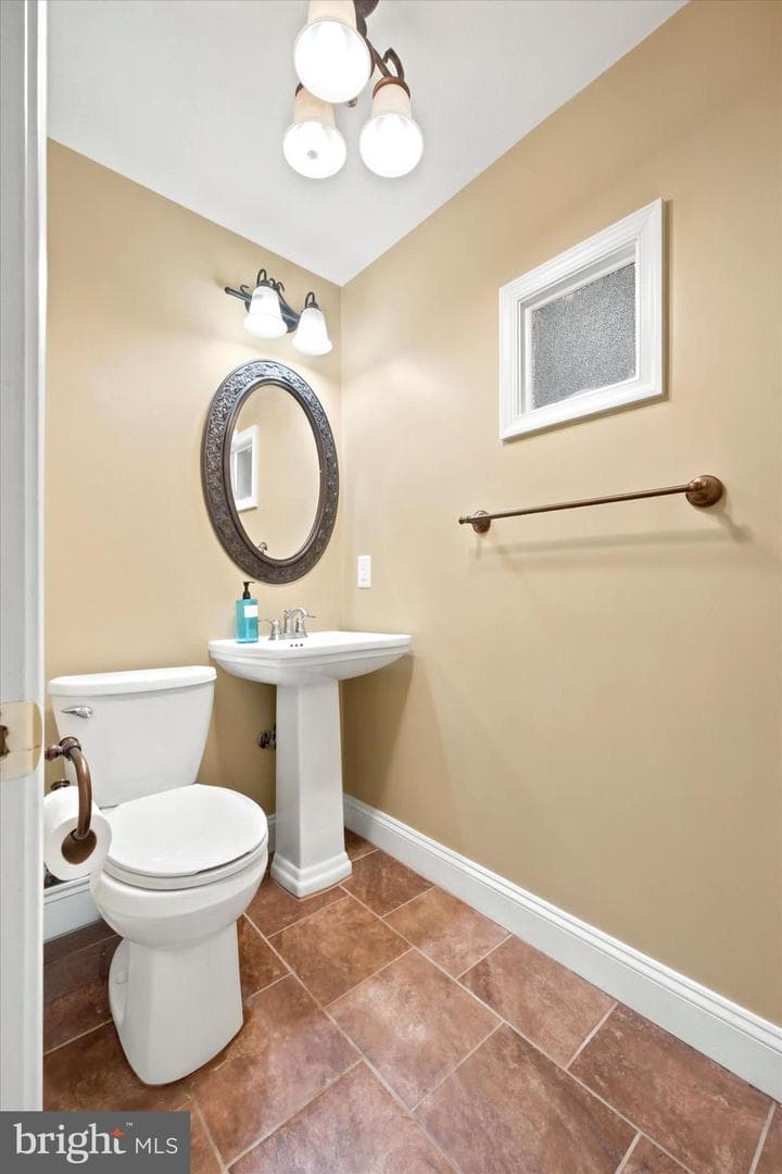 1264 Estate Dr photo 15