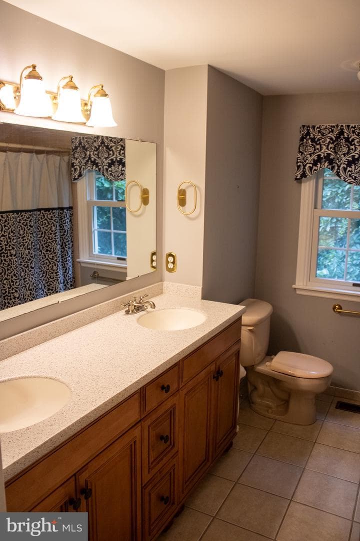1701 Jennings Way photo 31