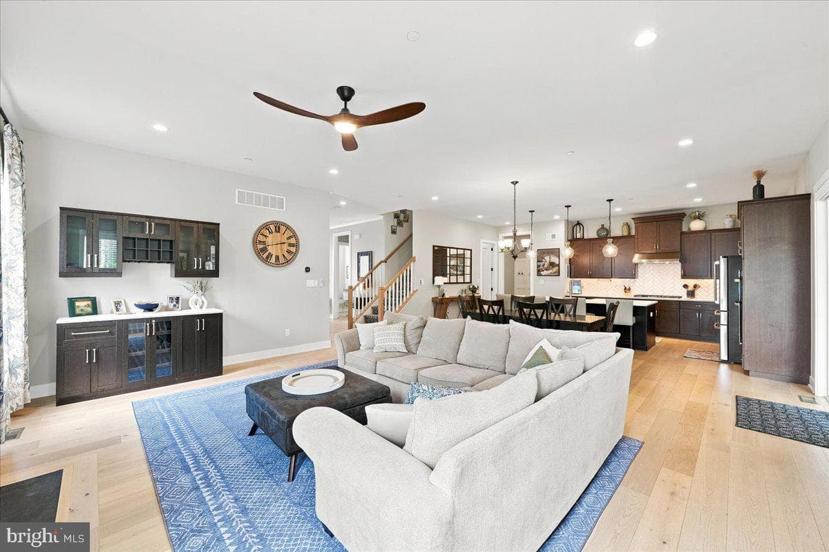 223 Lily Lane photo 6