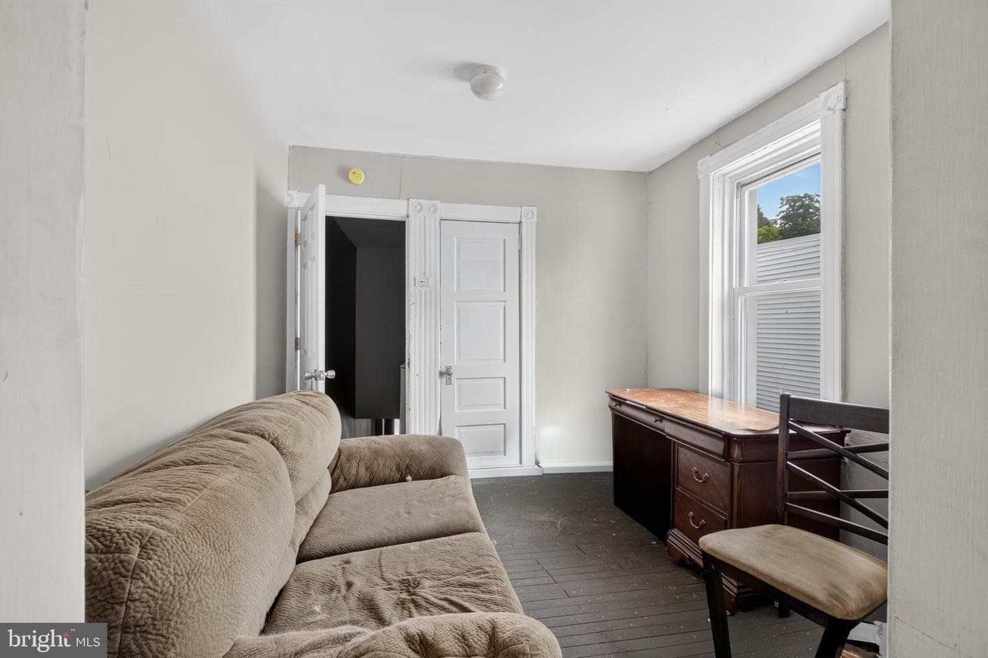 560 Coates Street photo 11