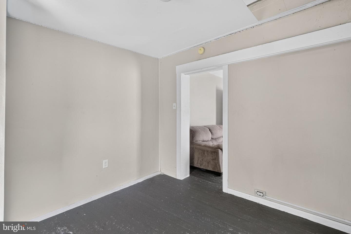 560 Coates Street photo 13