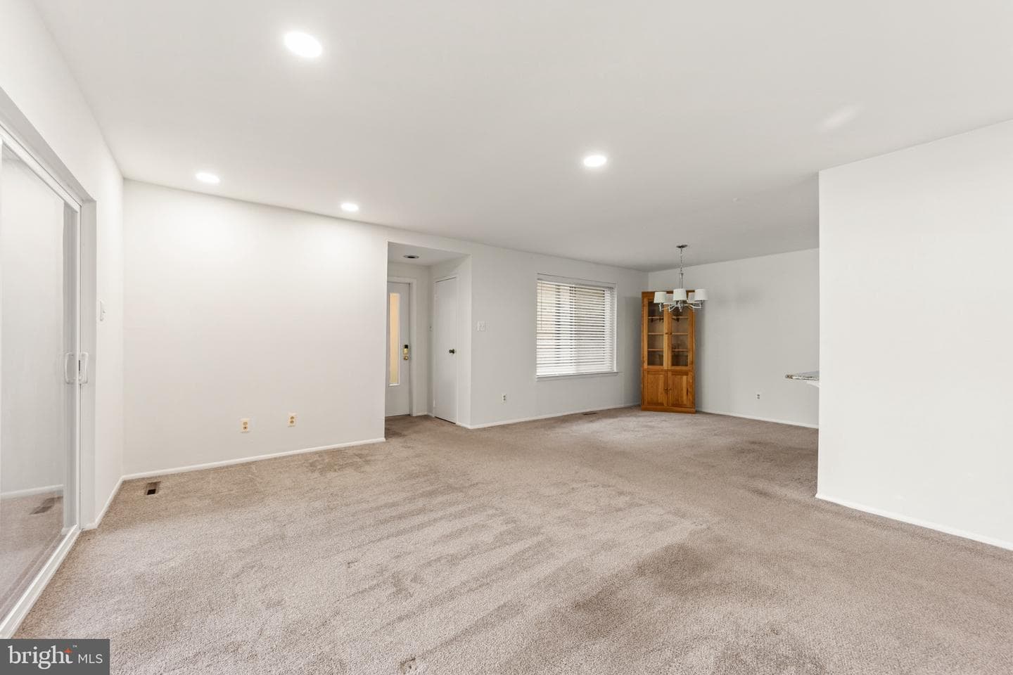 1607 Raintree Ln # 1607 photo 4