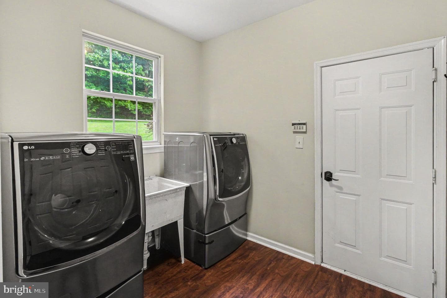 324 Martingale Circle photo 19