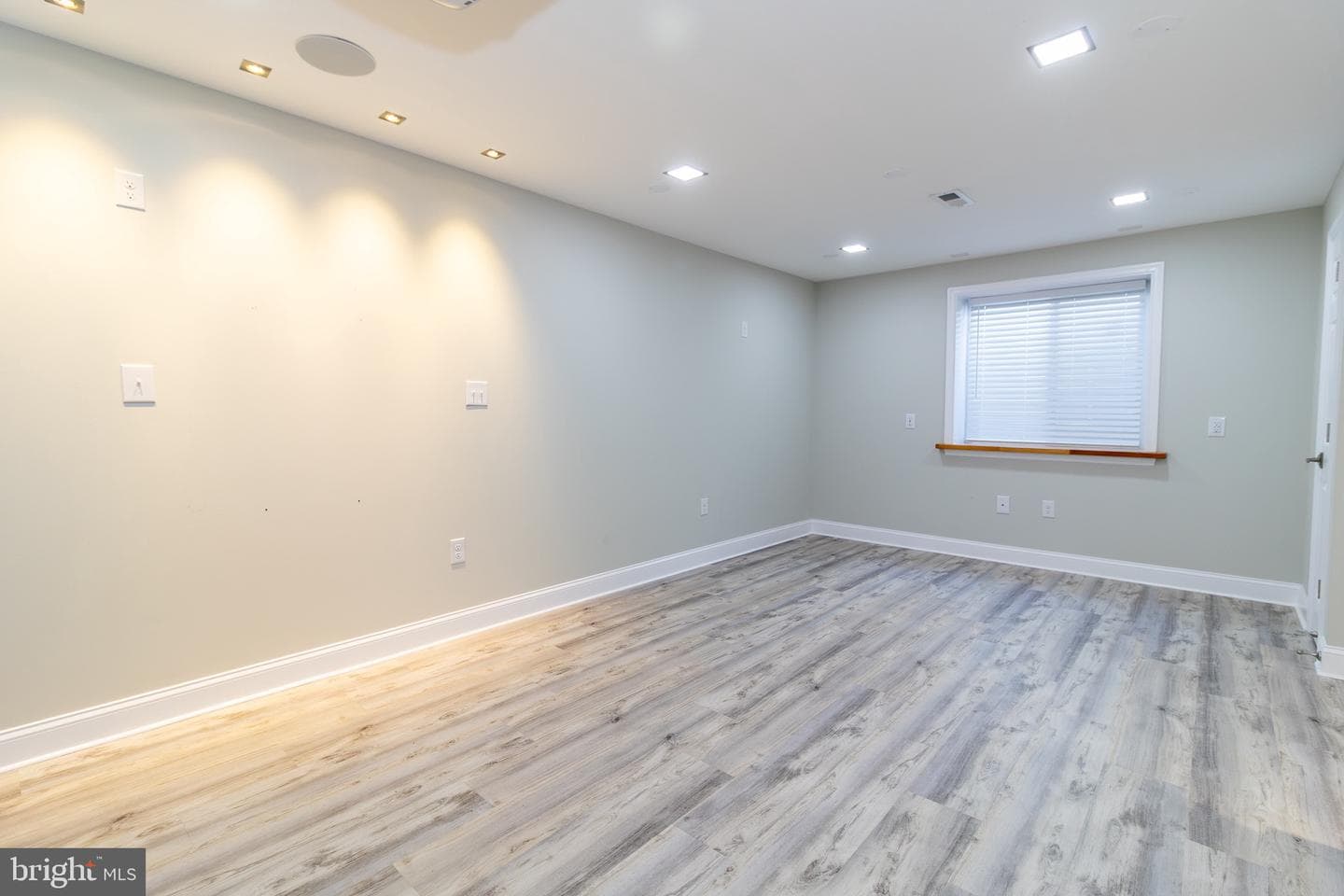 823 S Haines Circle photo 34