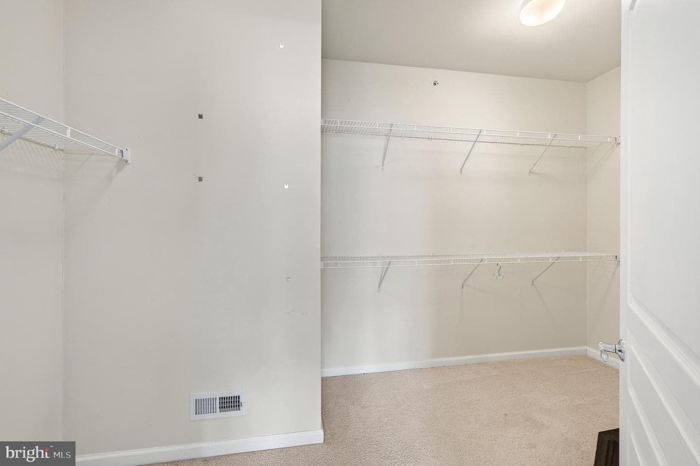 443 Hallman Ct photo 34