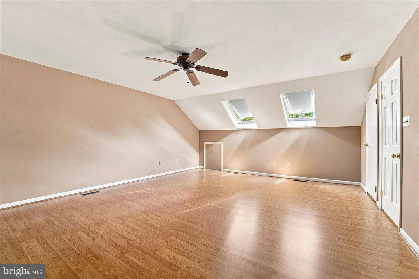 302 Brighton Circle photo 16