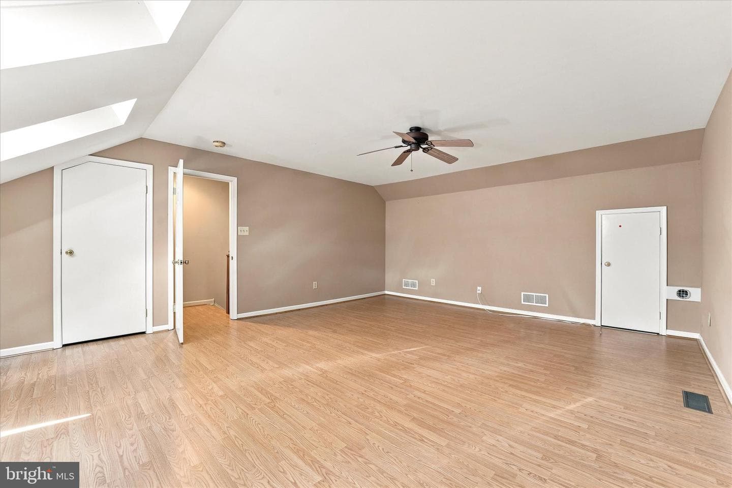 302 Brighton Circle photo 17
