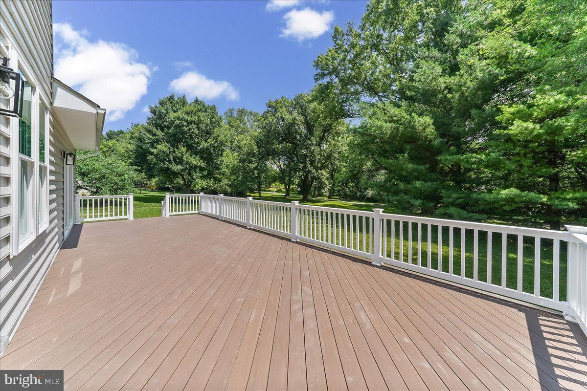 804 Waverly Road photo 12