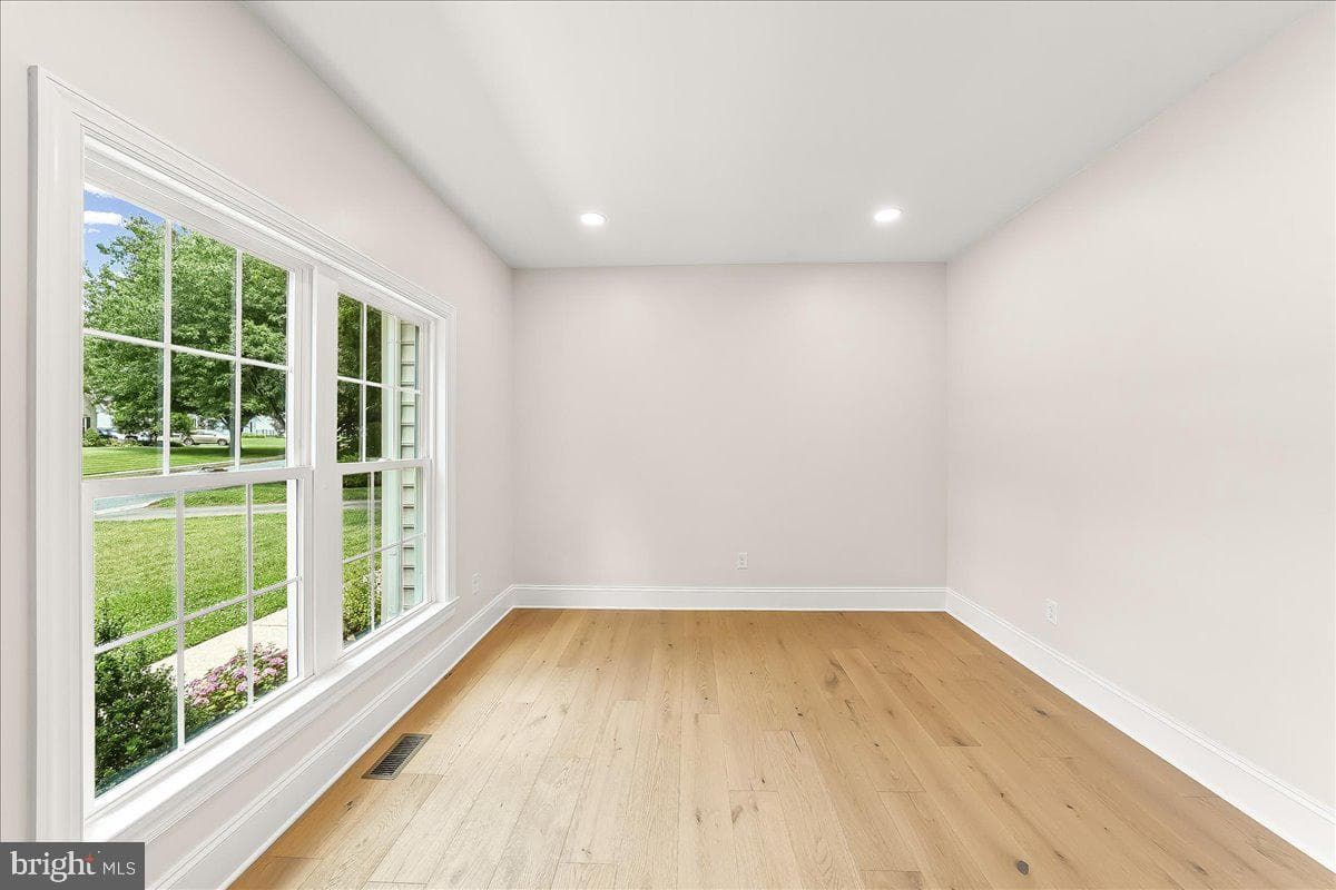 804 Waverly Road photo 17