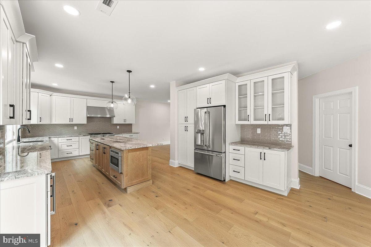 804 Waverly Road photo 3