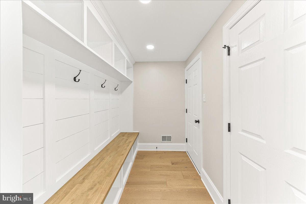 804 Waverly Road photo 31