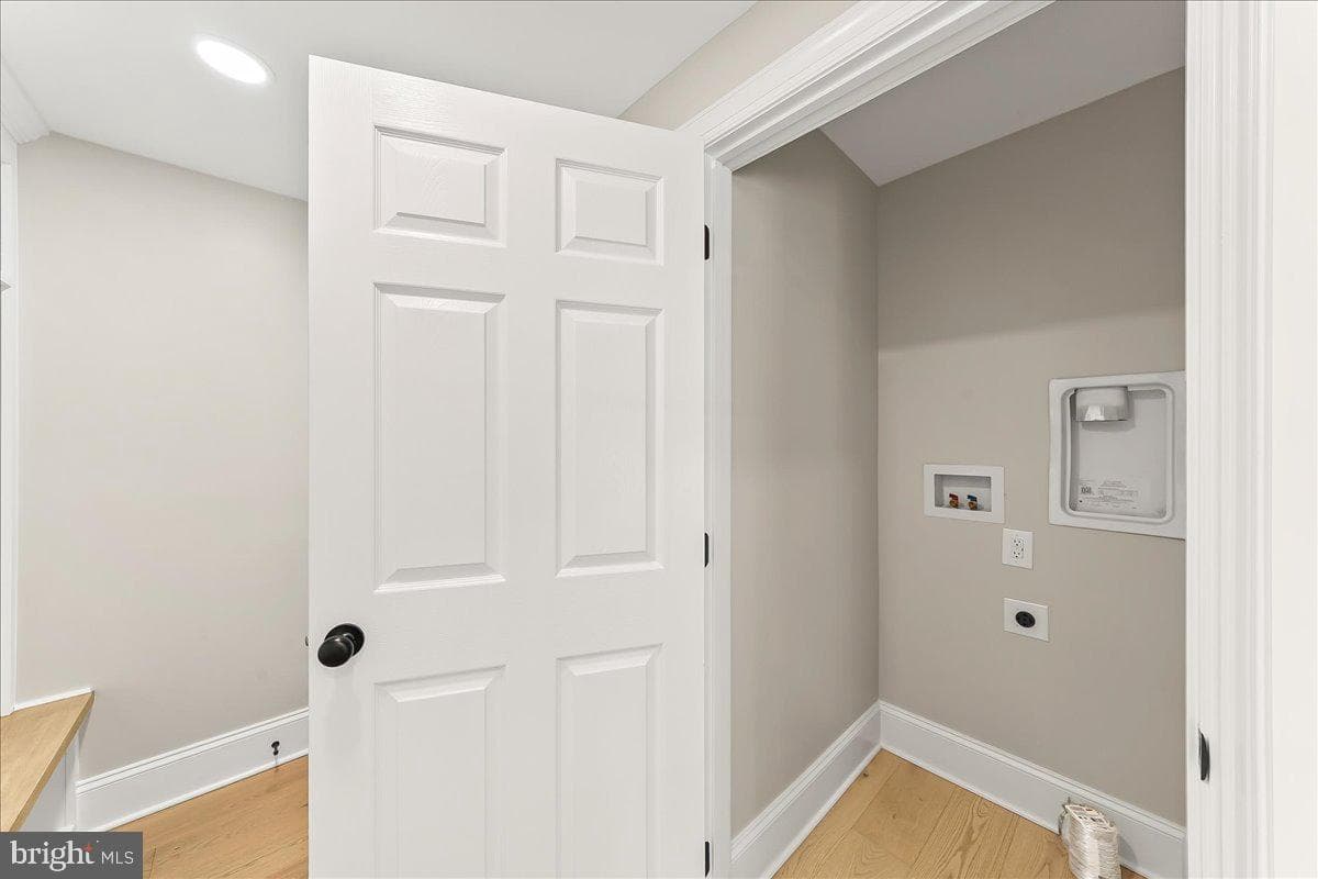 804 Waverly Road photo 32