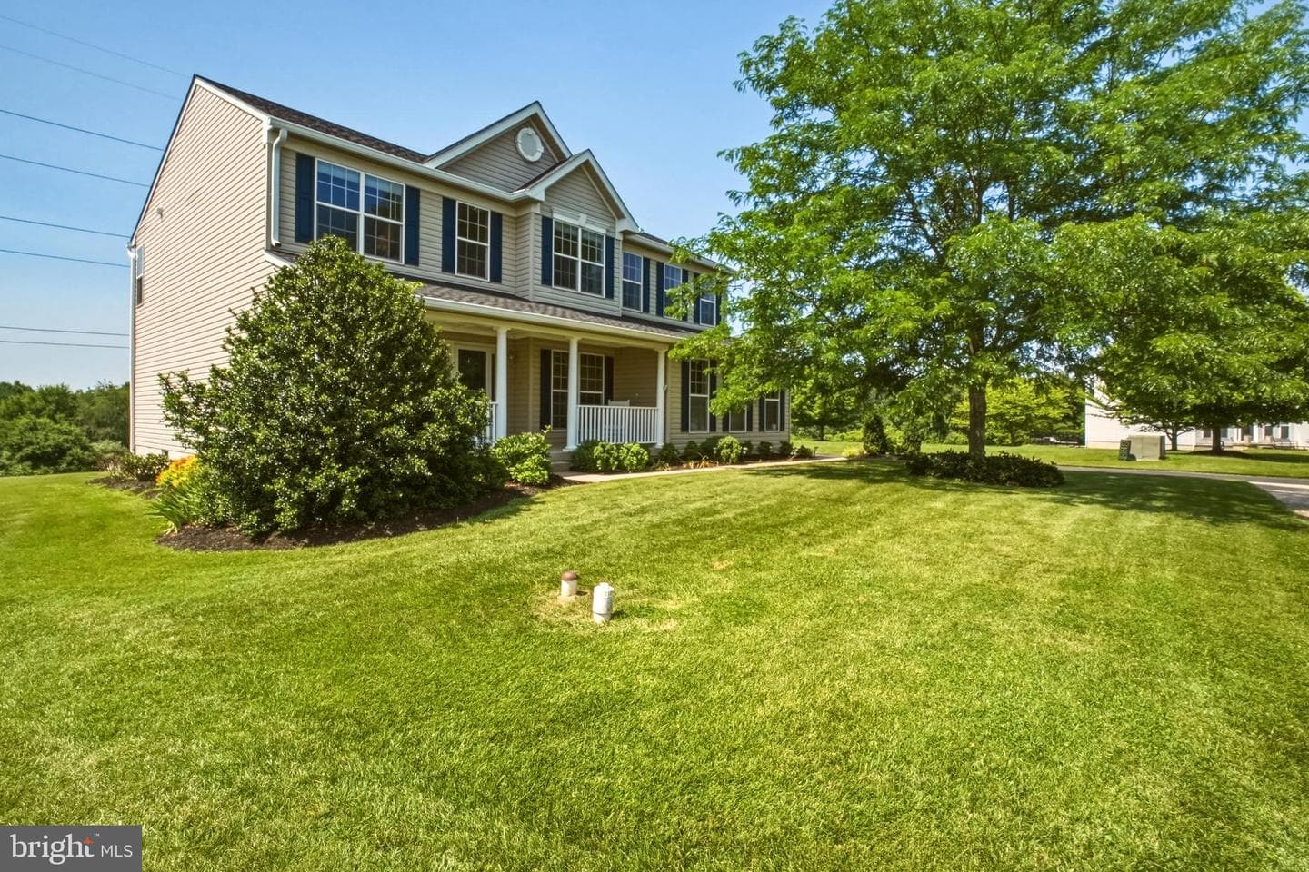 123 Riverside Lane photo 3