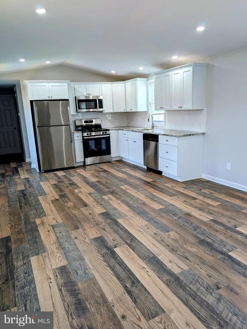 12 Stephanie Ln photo 5