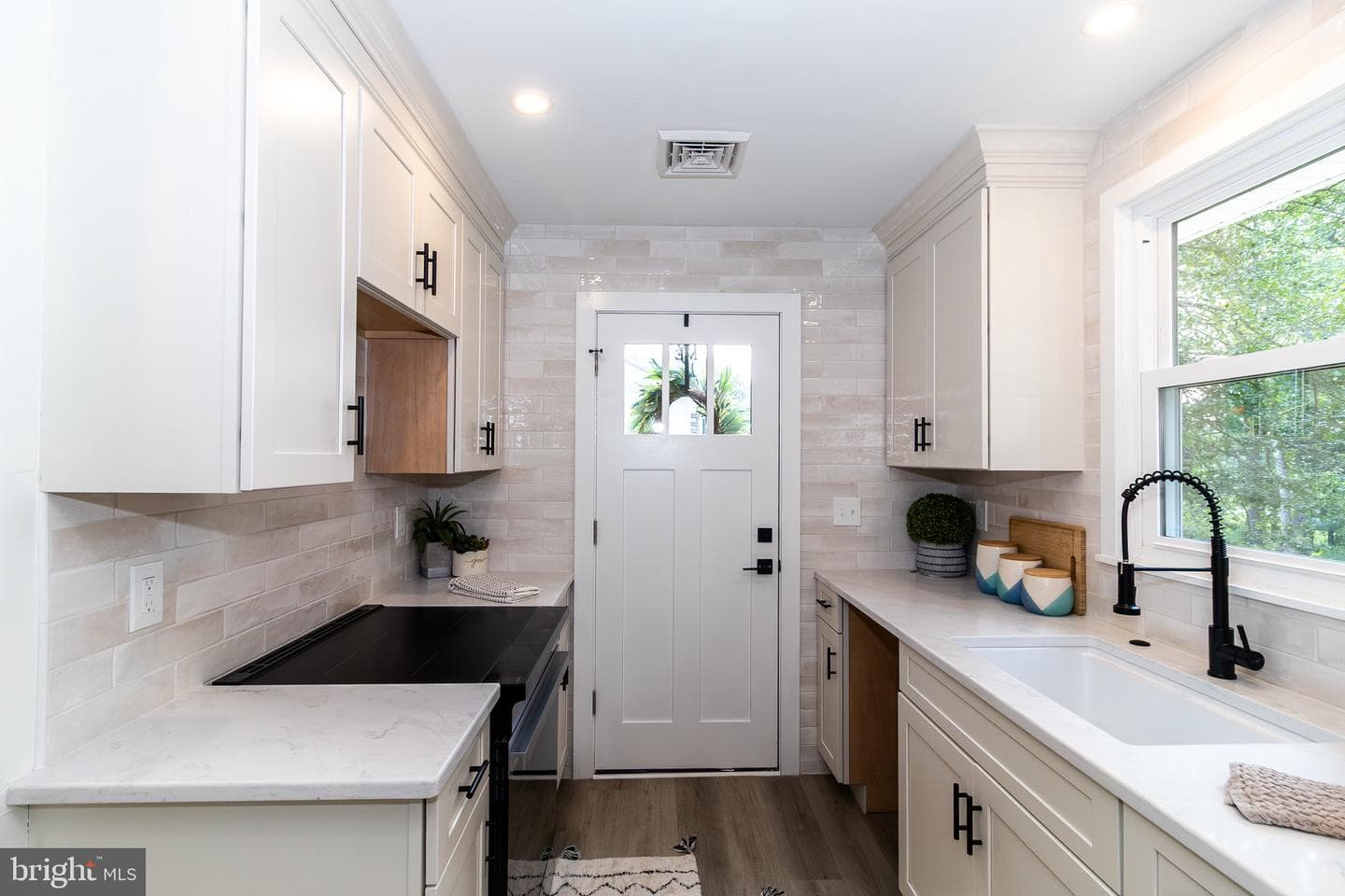 1212 Blackhorse Hill Road photo 24