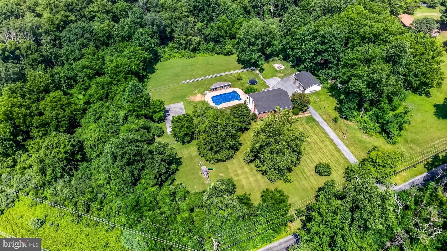320 Barneston Road photo 77