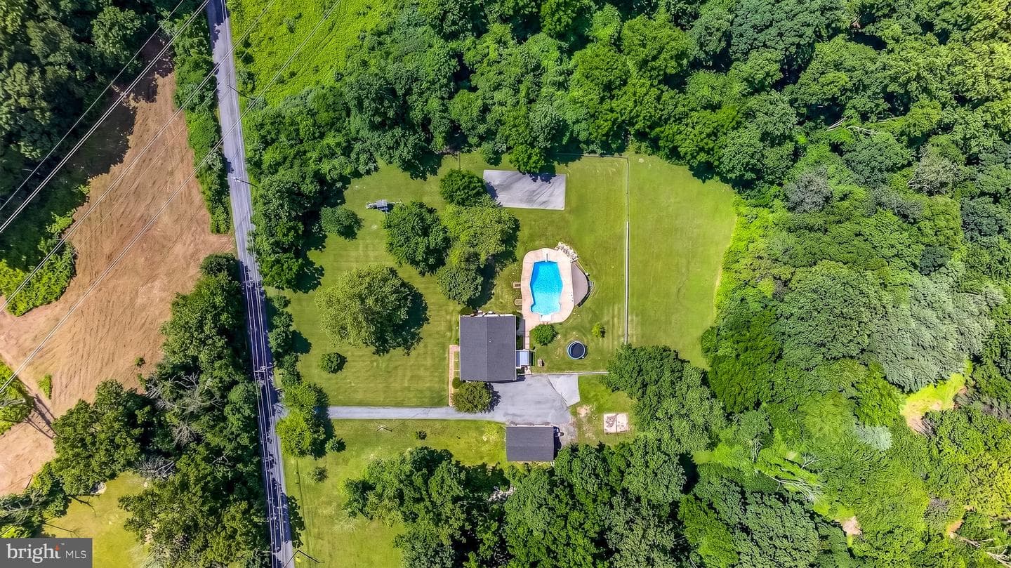 320 Barneston Road photo 78