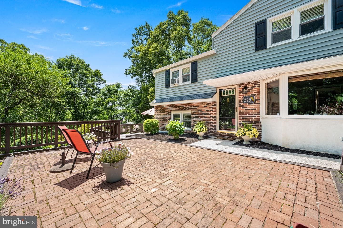 525 Oriole Drive photo 3