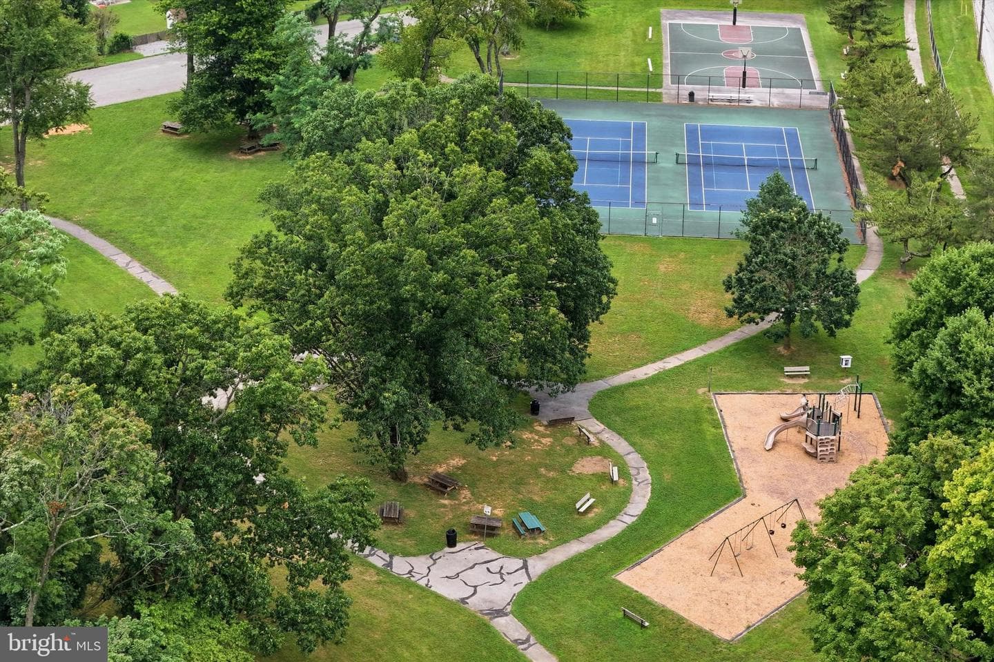3 Maple Avenue photo 32