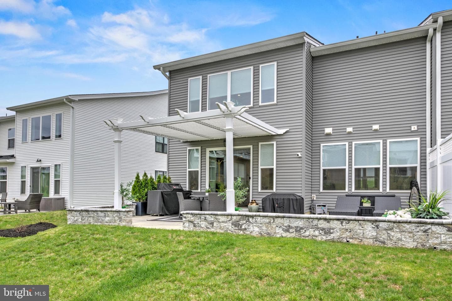 587 Trifecta Road photo 32