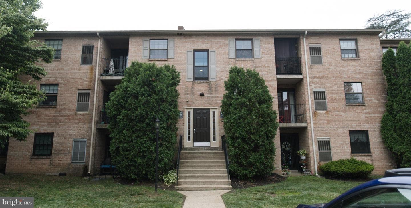 2309 Pond View Drive #2309, West Chester