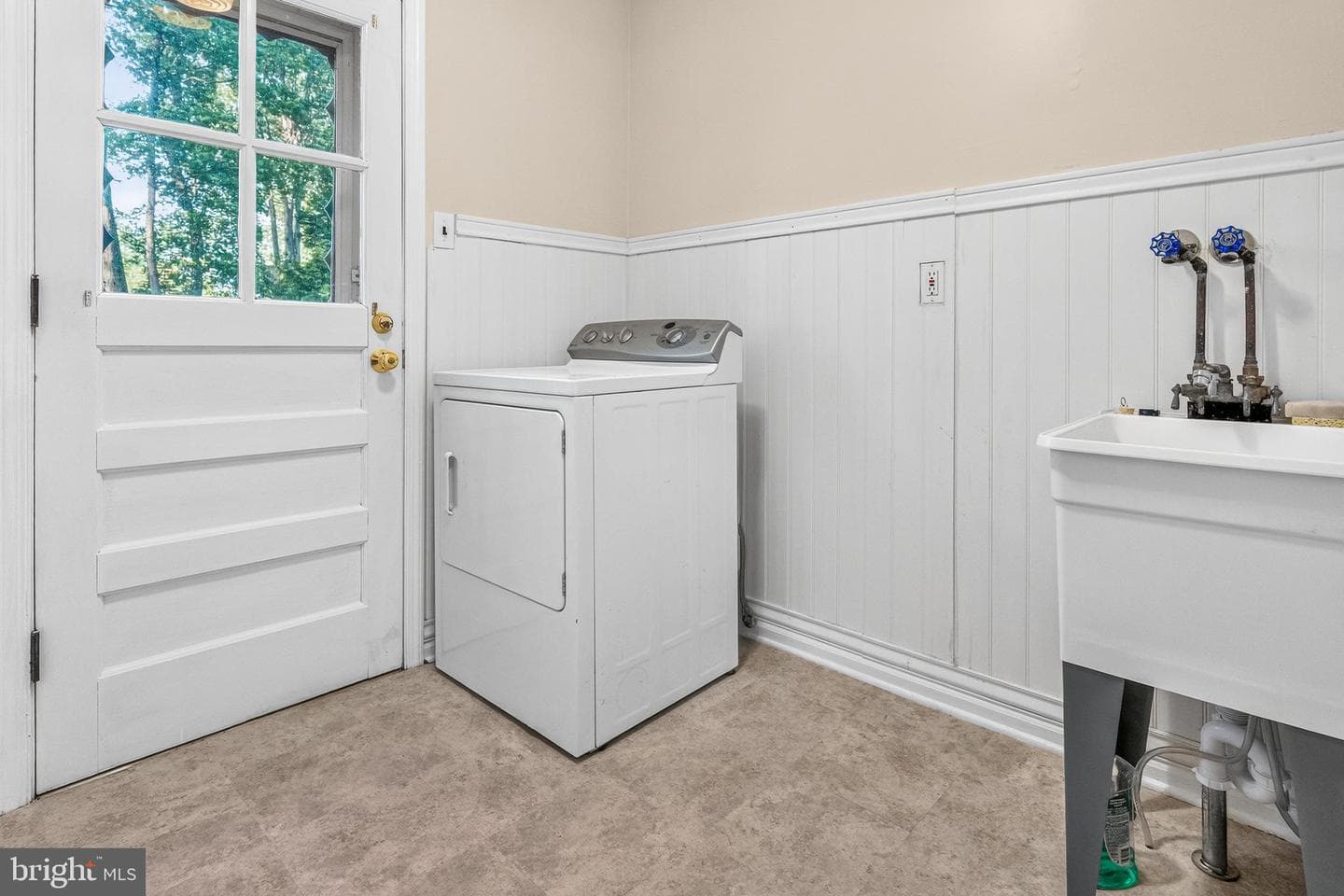 209 Crump Road photo 17