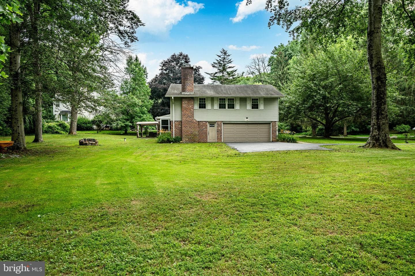 833 Hunt Club Lane photo 35
