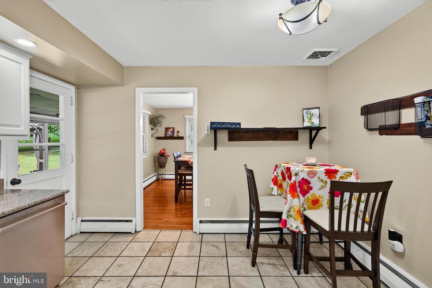 833 Hunt Club Lane photo 9