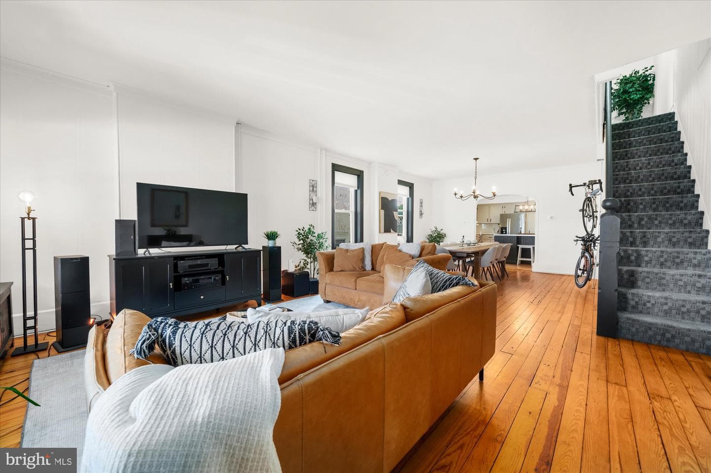 118 Marshall Street photo 3