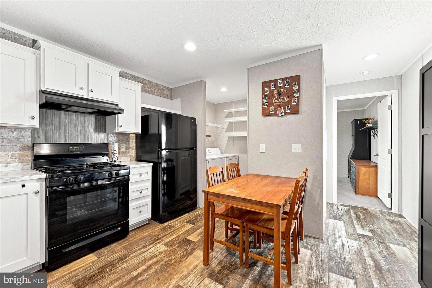 25 Fleming Drive photo 3