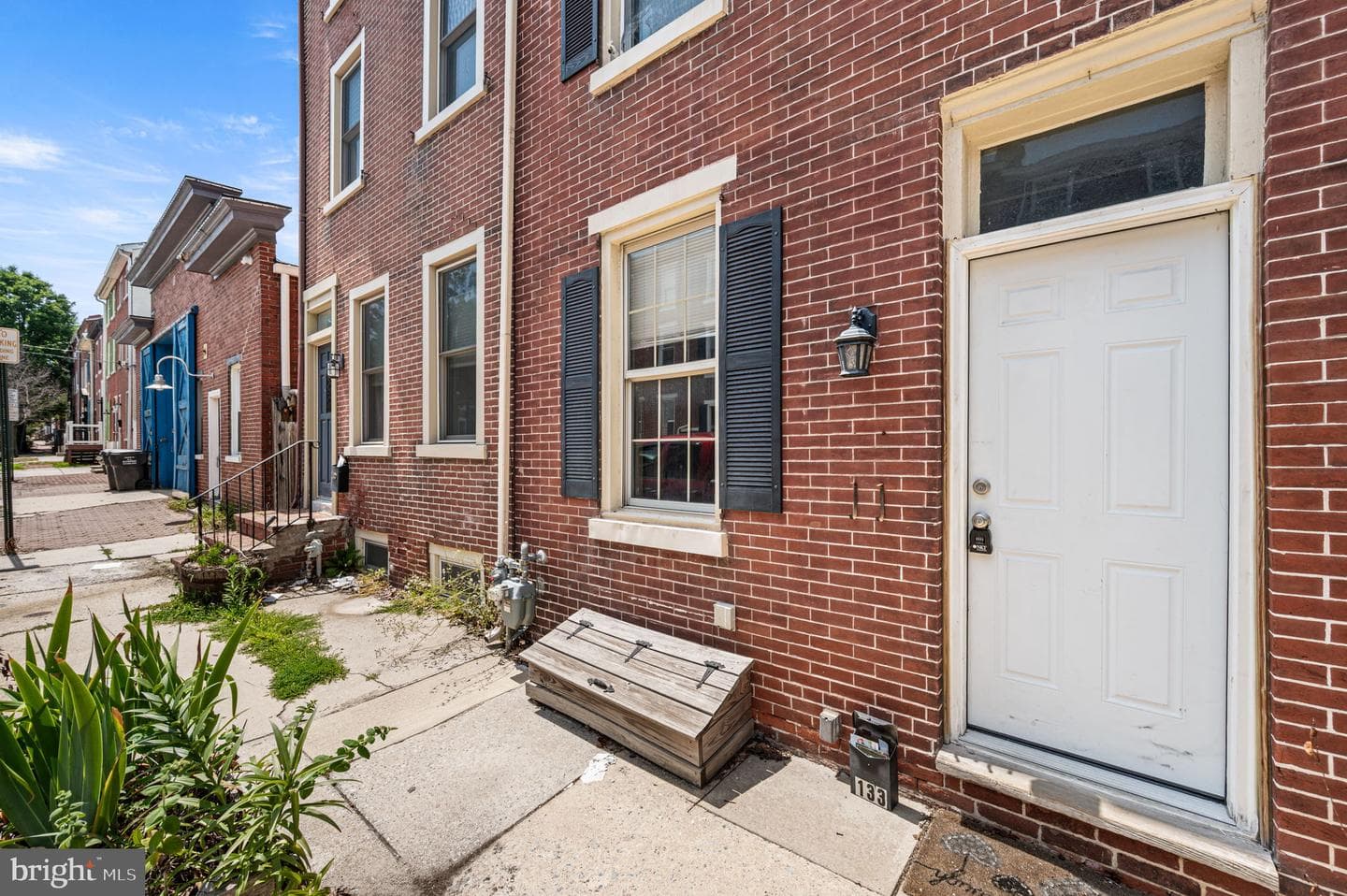 133 E Miner Street photo 3