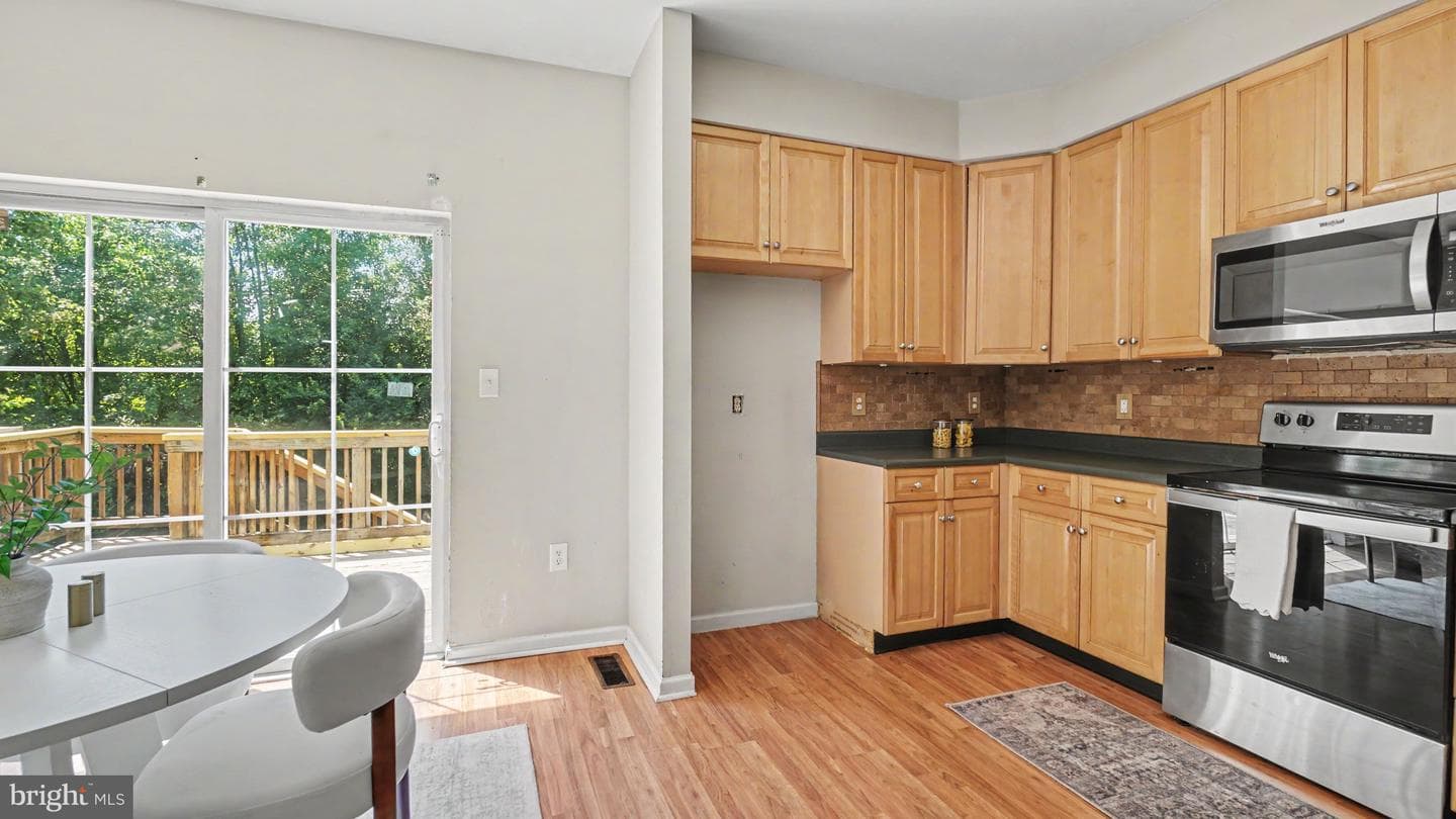 909 Boundary Court photo 11